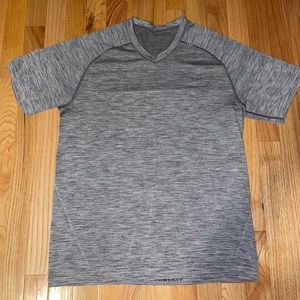Metal Vent Tech Short Sleeve V